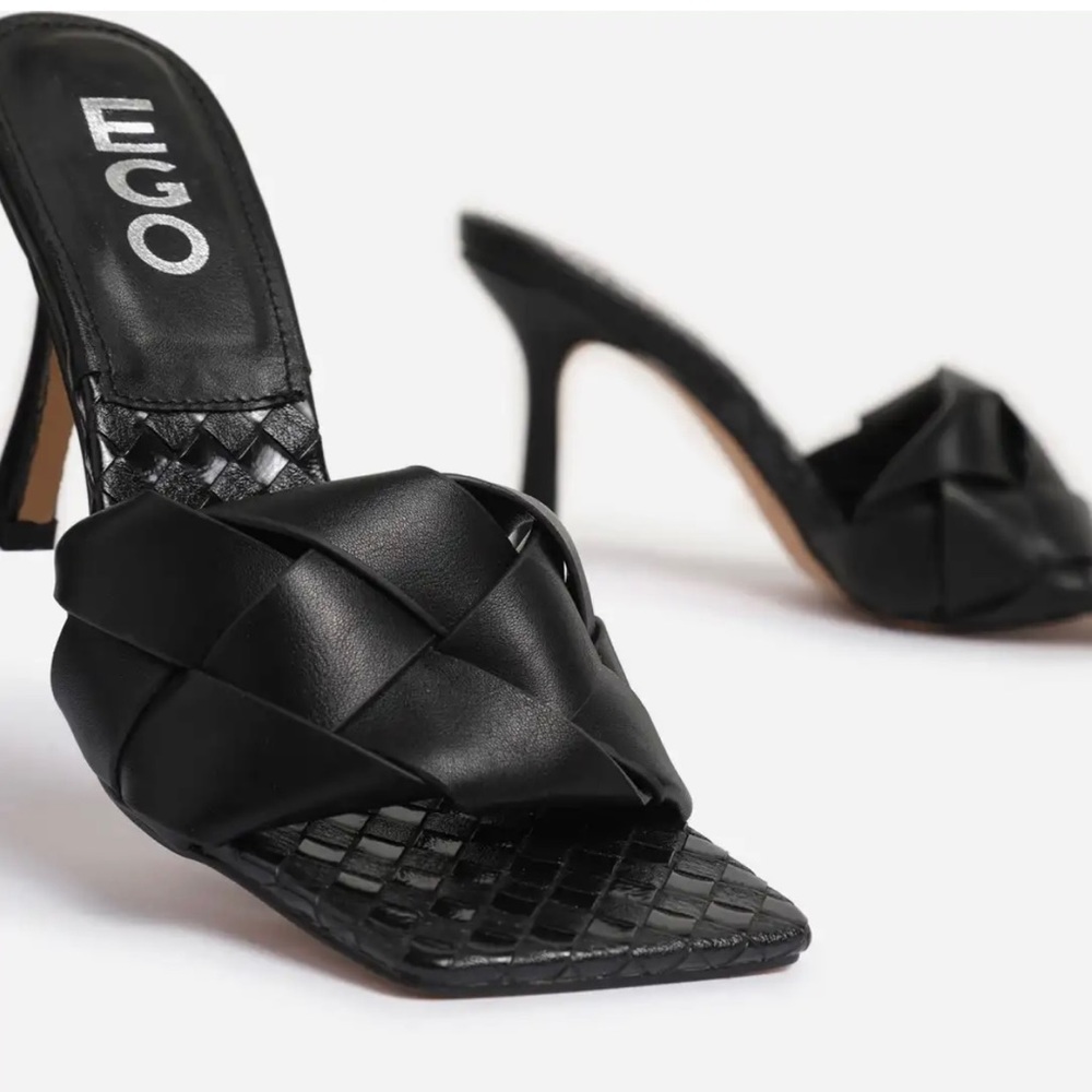 WOVEN SQUARE PEEP TOE MULE IN BLACK FAUX LEATHER